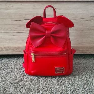 Gently used Minnie Mouse Loungefly backpack!